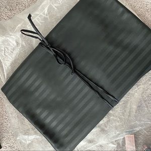 Mary Kay Black Hanging Toiletry Organizer